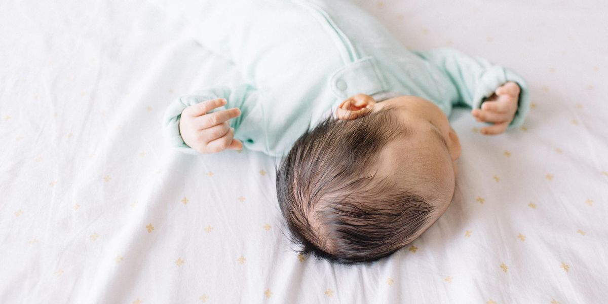 Trẻ bốn tháng tuổi cần ngủ bao nhiêu?