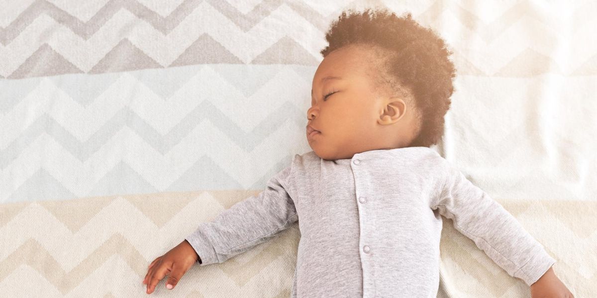 Trẻ 9 tháng tuổi ngủ bao nhiêu là đủ?