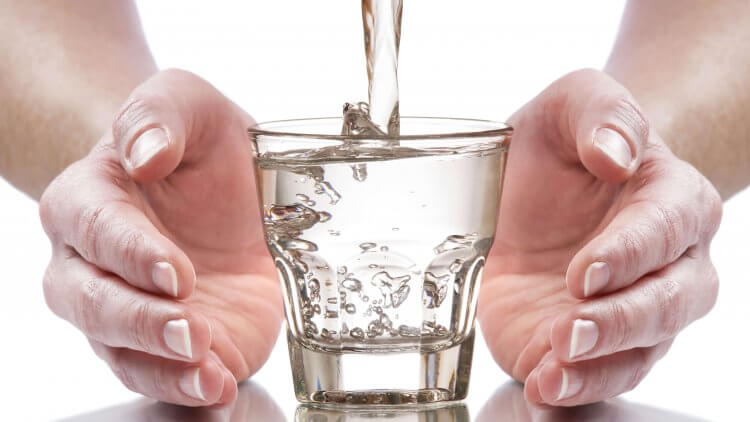 Lợi ích của việc uống nước + bạn cần bao nhiêu nước mỗi ngày