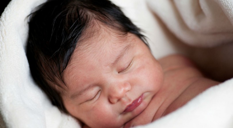 Những điều bạn cần biết về trẻ sơ sinh có lông hoặc lông tơ
