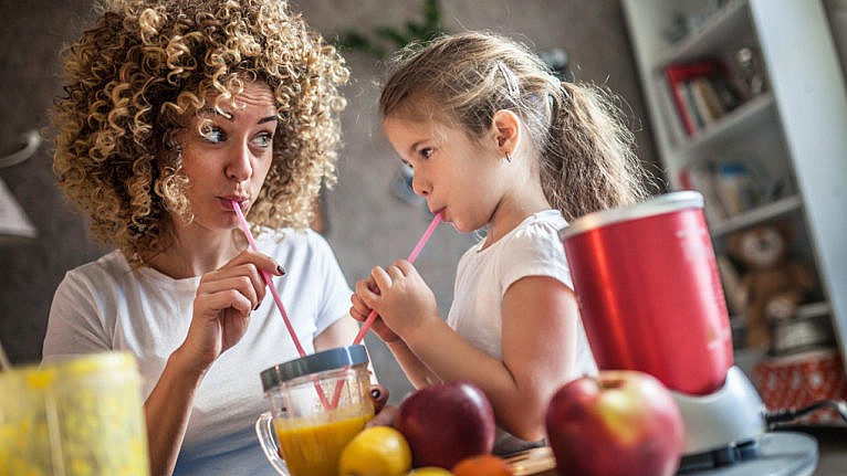 7 cách bạn đang vô tình dạy văn hóa ăn kiêng cho con bạn