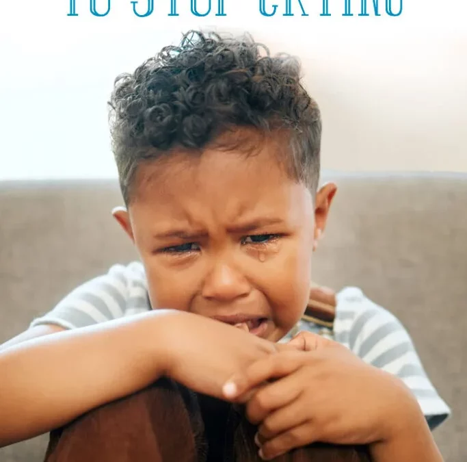 không nên bảo trẻ ngừng khóc