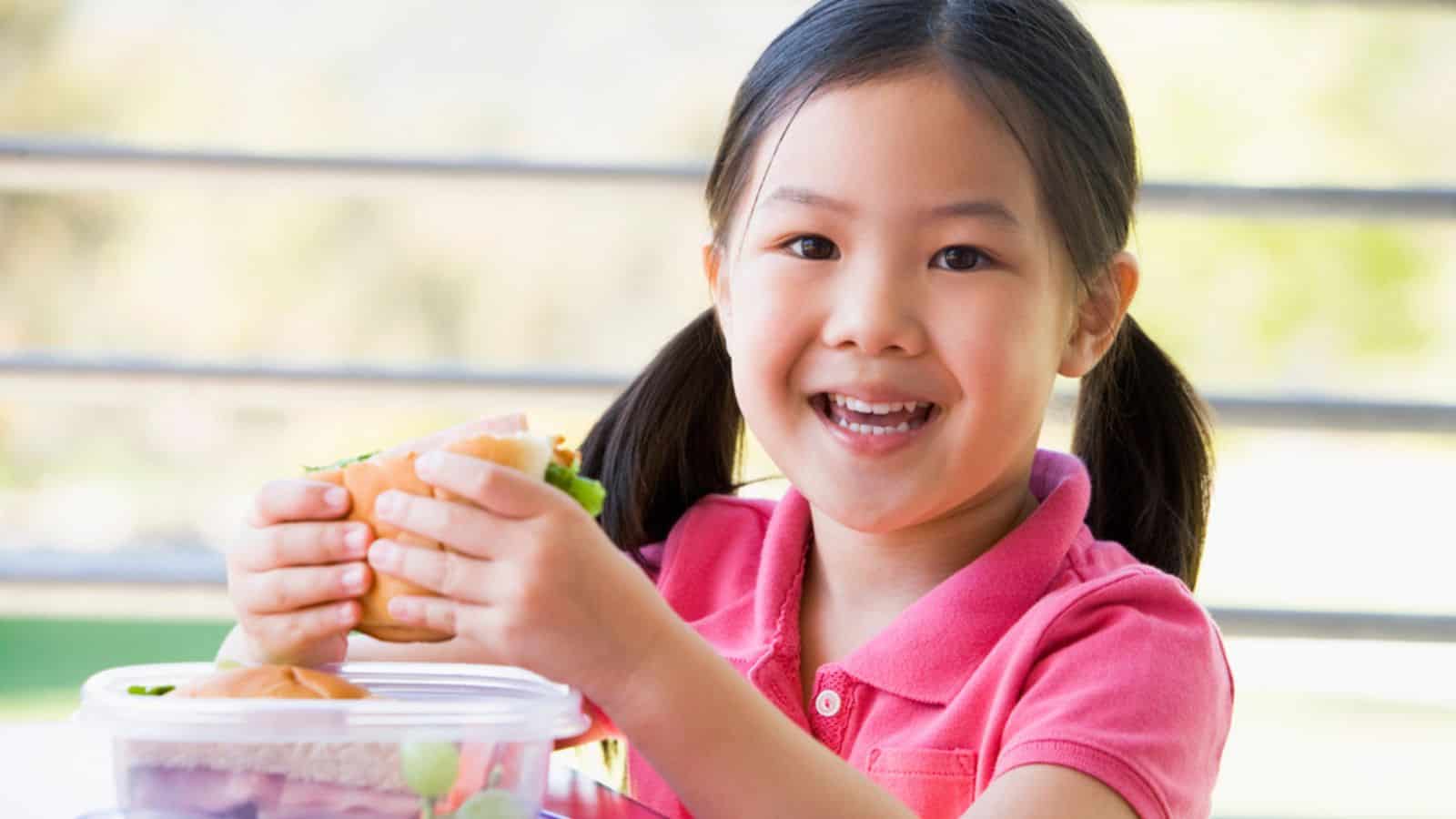 24 ý tưởng bữa trưa nhanh và ngon cho trẻ mới biết đi tại nhà và chăm sóc ban ngày