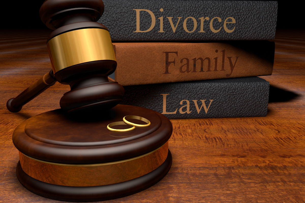 Divorce lawyer.png